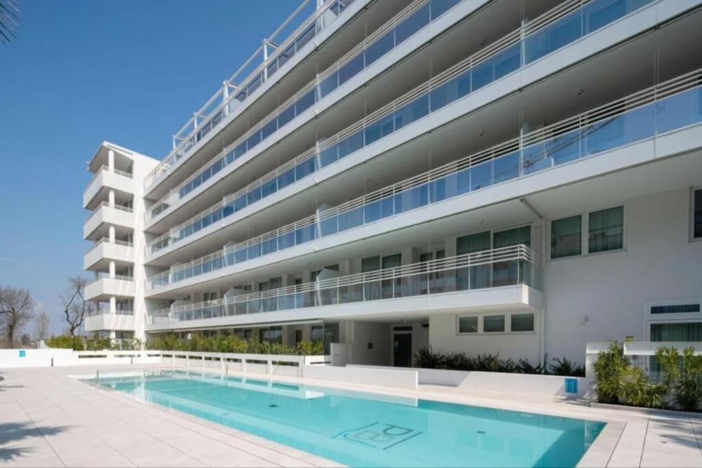 Ht - Luxury At Palm